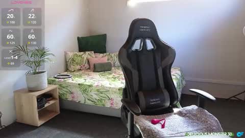 Snapshot of deliciousmonster30 chatting on October 28, 2025, 6:39 am Kitty online show from October 28, 2025, 6:39 am