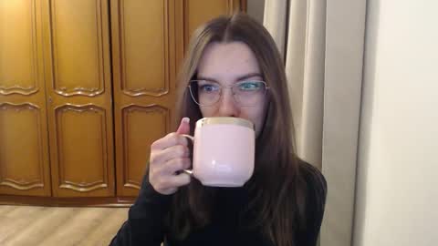 Snapshot of delightaurora chatting on October 24, 2025, 5:26 am Aurora online show from October 24, 2025, 5:26 am