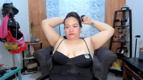 Snapshot of delightfulcurvy chatting on February 10, 2025, 2:48 pm delightfulcurvy online show from February 10, 2025, 2:48 pm