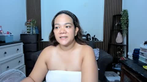 Snapshot of delightfulcurvy chatting on October 23, 2025, 6:45 am delightfulcurvy online show from October 23, 2025, 6:45 am