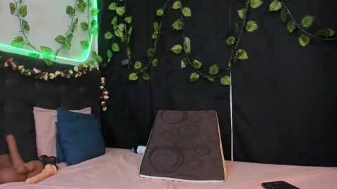 Delilah  online show from February 7, 2026, 11:19 pm