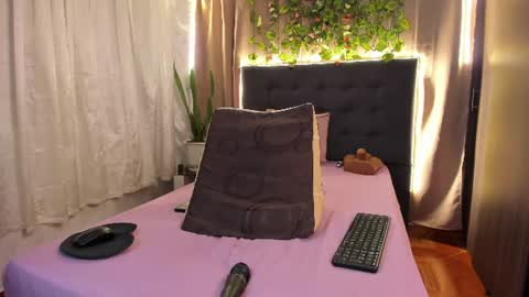 Delilah  online show from July 9, 2026, 8:46 pm