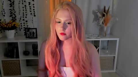 Delilah or Laila online show from April 25, 2026, 11:13 pm