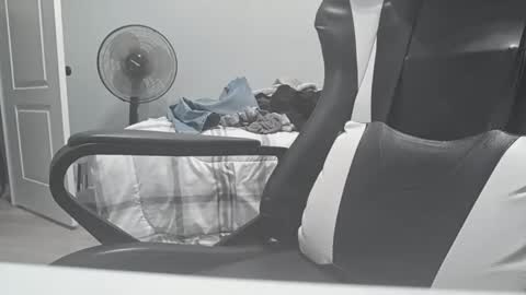 Snapshot of delirium451 chatting on December 29, 2024, 6:24 am Delirium online show from December 29, 2024, 6:24 am