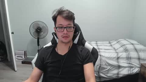 Snapshot of delirium451 chatting on February 11, 2025, 4:33 am Delirium online show from February 11, 2025, 4:33 am