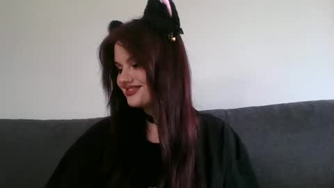 Snapshot of dellacrush_ chatting on February 9, 2025, 12:30 pm dellacrush_ online show from February 9, 2025, 12:30 pm