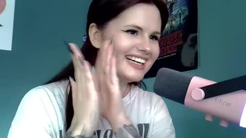 Snapshot of dellacrush_ chatting on February 19, 2025, 1:50 pm dellacrush_ online show from February 19, 2025, 1:50 pm