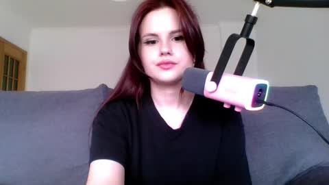 Snapshot of dellacrush_ chatting on March 2, 2025, 4:10 pm dellacrush_ online show from March 2, 2025, 4:10 pm