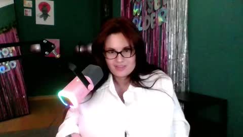 Snapshot of dellacrush_ chatting on March 4, 2025, 8:27 pm dellacrush_ online show from March 4, 2025, 8:27 pm