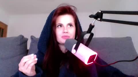 Snapshot of dellacrush_ chatting on March 7, 2025, 6:00 pm dellacrush_ online show from March 7, 2025, 6:00 pm