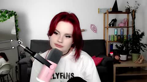 Snapshot of dellacrush_ chatting on September 20, 2025, 4:41 pm dellacrush_ online show from September 20, 2025, 4:41 pm