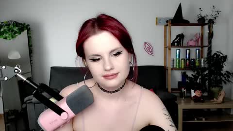 Snapshot of dellacrush_ chatting on September 27, 2025, 5:40 pm dellacrush_ online show from September 27, 2025, 5:40 pm