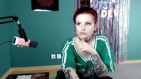 Snapshot of dellacrush_ chatting on October 7, 2025, 9:50 am dellacrush_ online show from October 7, 2025, 9:50 am