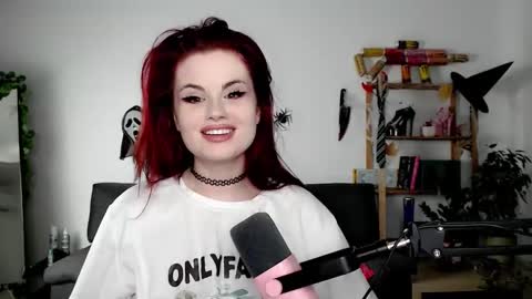 Snapshot of dellacrush_ chatting on October 21, 2025, 8:48 am dellacrush_ online show from October 21, 2025, 8:48 am