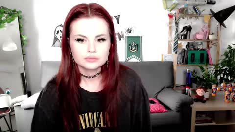 Snapshot of dellacrush_ chatting on October 28, 2025, 9:35 am dellacrush_ online show from October 28, 2025, 9:35 am