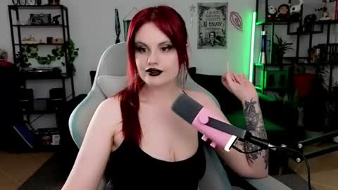 dellacrush_ online show from June 9, 2026, 6:08 pm