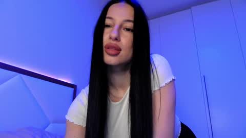 Snapshot of delly_love chatting on April 16, 2026, 8:09 pm delly_love online show from April 16, 2026, 8:09 pm