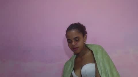delphine online show from May 5, 2026, 6:16 pm