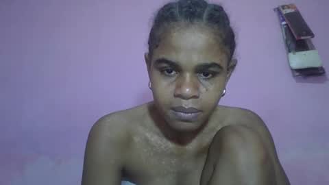 delphine online show from May 11, 2026, 4:40 am