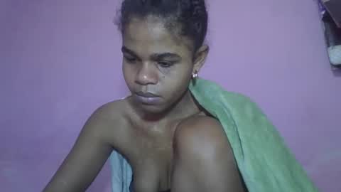 delphine online show from May 17, 2026, 5:38 am