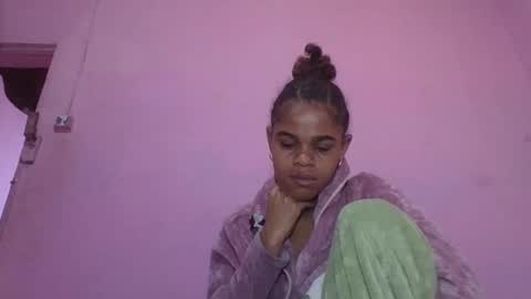 delphine online show from May 22, 2026, 2:51 am