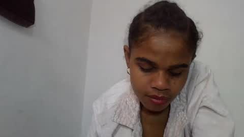 delphine online show from June 21, 2026, 5:43 am