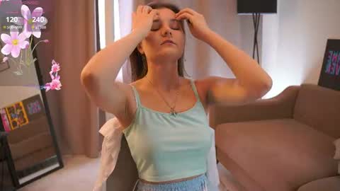 Hi my name is Sari nice to see you in my Room online show from June 15, 2026, 4:04 am