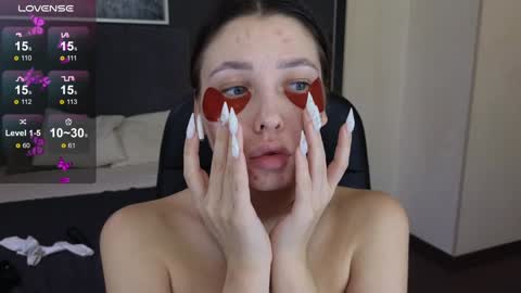 Snapshot of demi_loran chatting on January 26, 2025, 2:35 am DEMI online show from January 26, 2025, 2:35 am