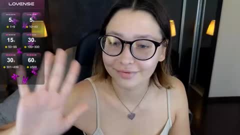 Snapshot of demi_loran chatting on September 19, 2025, 5:31 am DEMI online show from September 19, 2025, 5:31 am