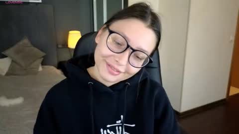 Snapshot of demi_loran chatting on October 25, 2025, 5:59 am DEMI online show from October 25, 2025, 5:59 am