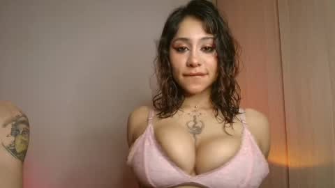Snapshot of demian_melany_ chatting on May 1, 2026, 4:06 am demian_melany_ online show from May 1, 2026, 4:06 am