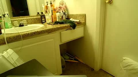 Snapshot of demichocolatekink chatting on April 7, 2026, 5:19 am Chocolatekink online show from April 7, 2026, 5:19 am