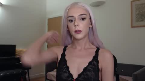 Snapshot of demii_doll chatting on September 28, 2025, 9:31 pm Demii online show from September 28, 2025, 9:31 pm