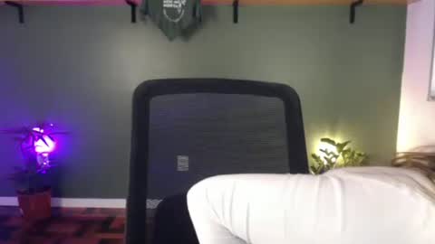 demmetria online show from May 20, 2026, 6:14 pm