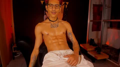 Snapshot of demonkush_ chatting on February 2, 2025, 12:40 am DemonKush online show from February 2, 2025, 12:40 am