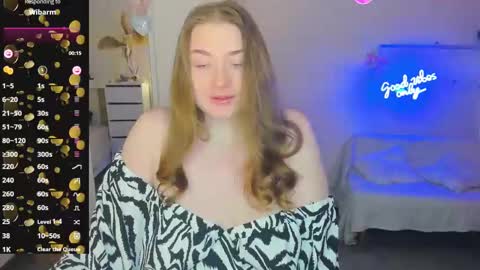 Sophie online show from February 21, 2025, 5:24 am