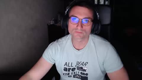 Den online show from October 19, 2025, 1:45 pm