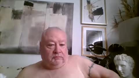 denboisvin2043 online show from October 9, 2025, 1:20 pm