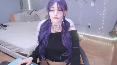 Snapshot of deni_bloom chatting on October 7, 2025, 12:19 am Denisse schedule Monday to Friday 1300-1900 mexican time Saturday-maybe it could be a surprise IDEPENDENT MODEL online show from October 7, 2025, 12:19 am