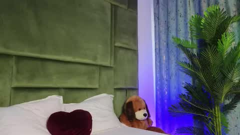 deniseblu online show from September 21, 2025, 4:36 am