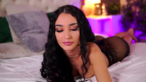 denisedevilles online show from December 21, 2024, 1:10 pm