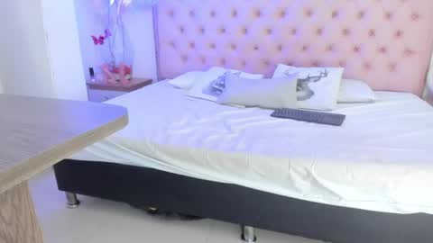 denisse_logan online show from April 24, 2026, 2:36 am