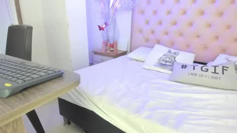 denisse_logan online show from April 29, 2026, 3:10 am