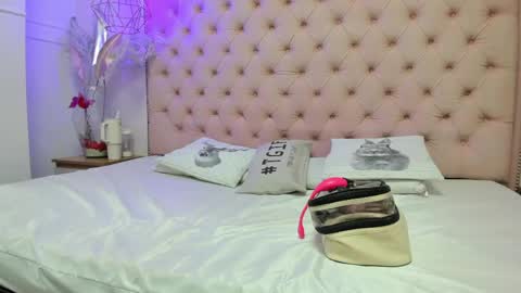 denisse_logan online show from June 7, 2026, 3:10 am