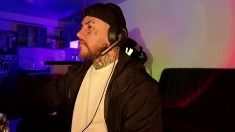 Snapshot of denjig chatting on February 25, 2026, 4:11 am Oliver online show from February 25, 2026, 4:11 am