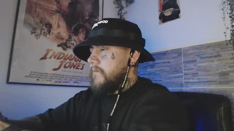 Snapshot of denjig chatting on March 22, 2026, 11:19 pm Oliver online show from March 22, 2026, 11:19 pm