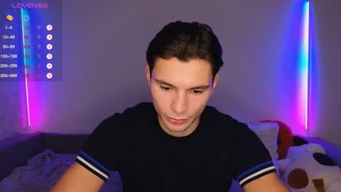 Den online show from December 3, 2025, 1:20 pm