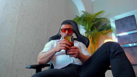 dennis_cox_ online show from December 28, 2024, 1:38 pm