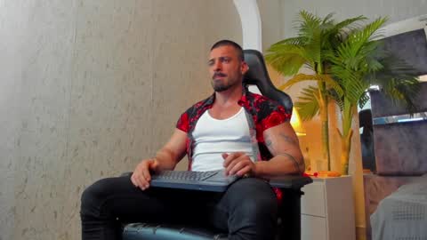 dennis_cox_ online show from January 1, 2025, 11:49 am