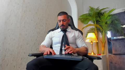 dennis_cox_ online show from January 2, 2025, 4:02 pm